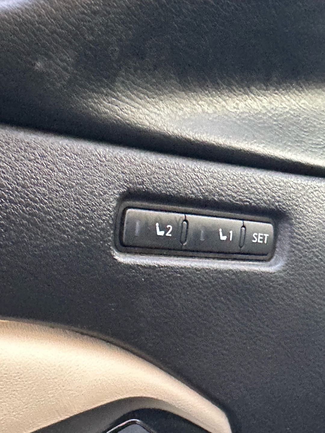2020 Nissan Altima Platinum thumbnail 11