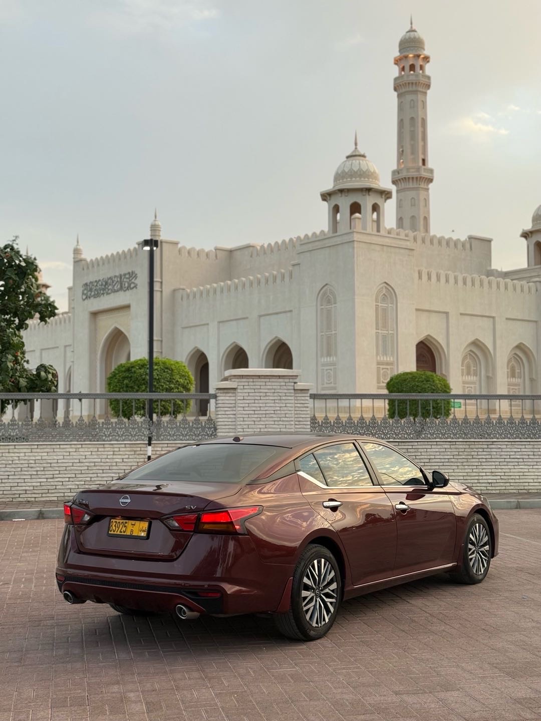 2023 Nissan Altima SV thumbnail 2