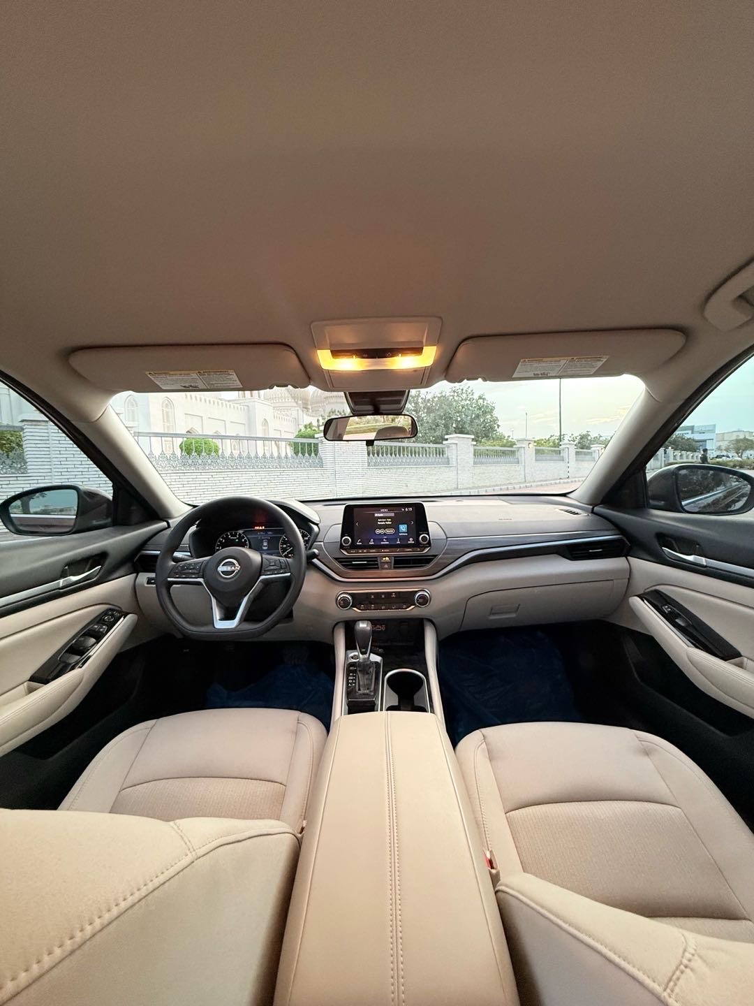 2023 Nissan Altima SV thumbnail 9