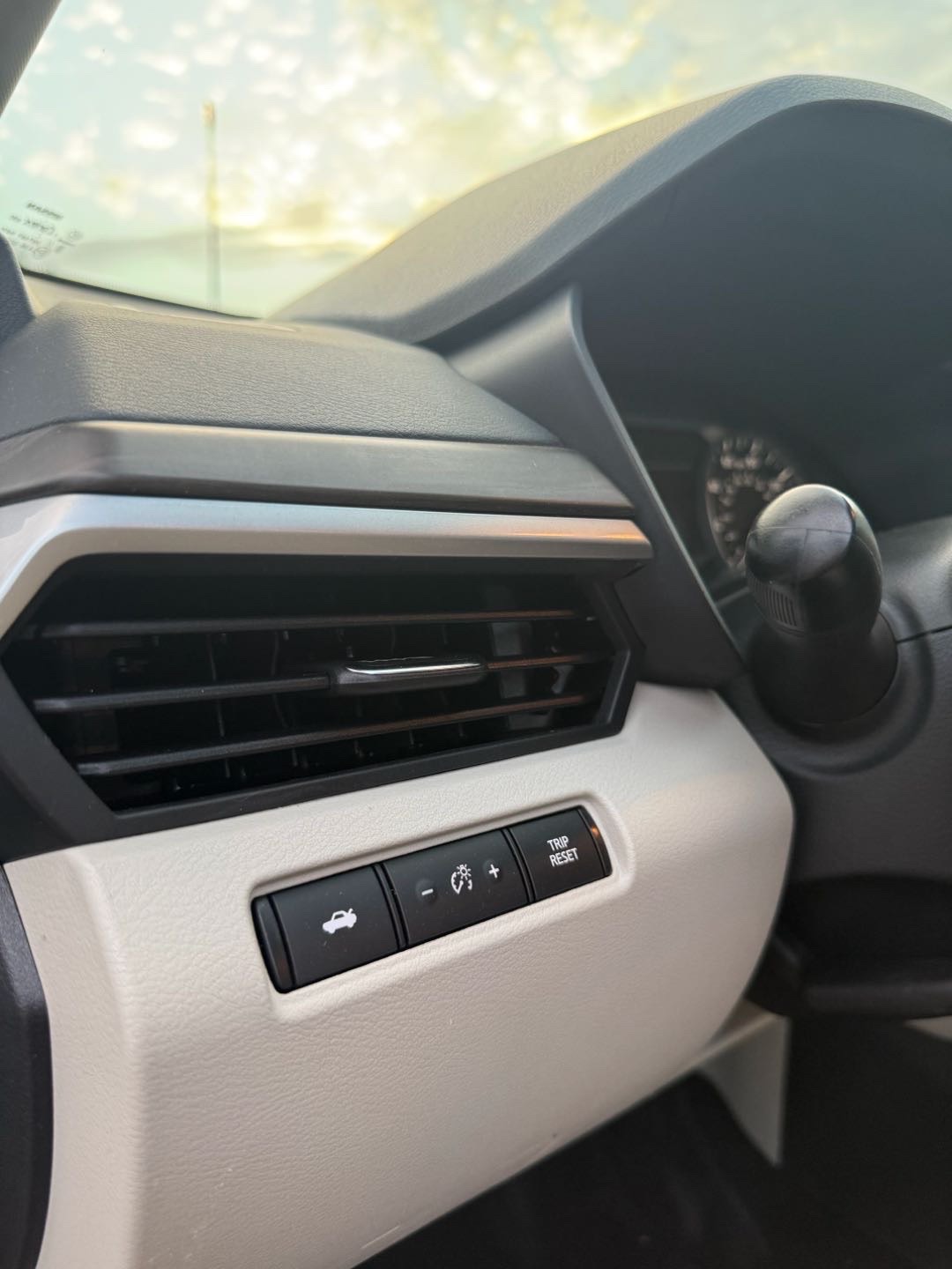 2023 Nissan Altima SV thumbnail 11