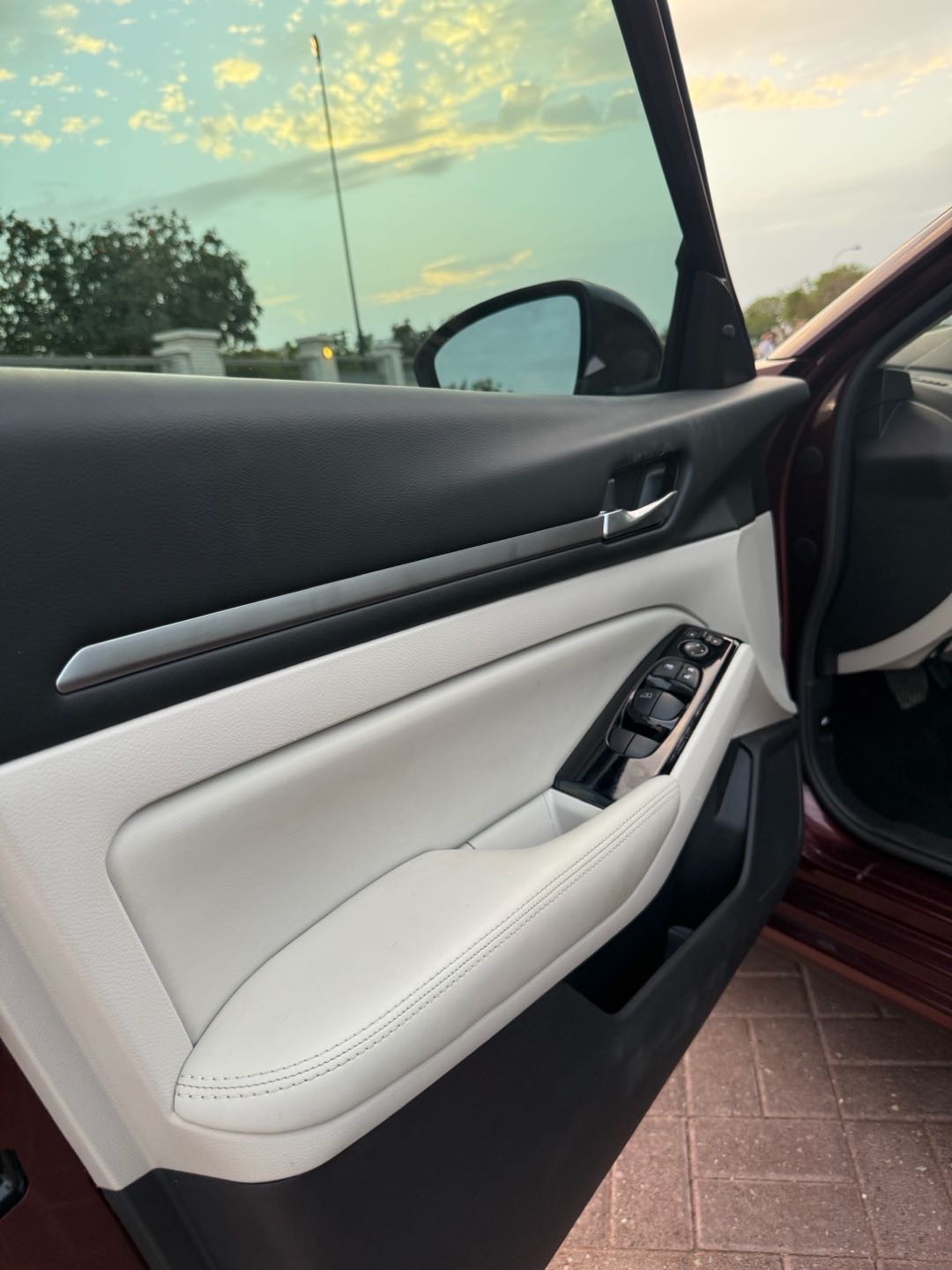 2023 Nissan Altima SV thumbnail 12