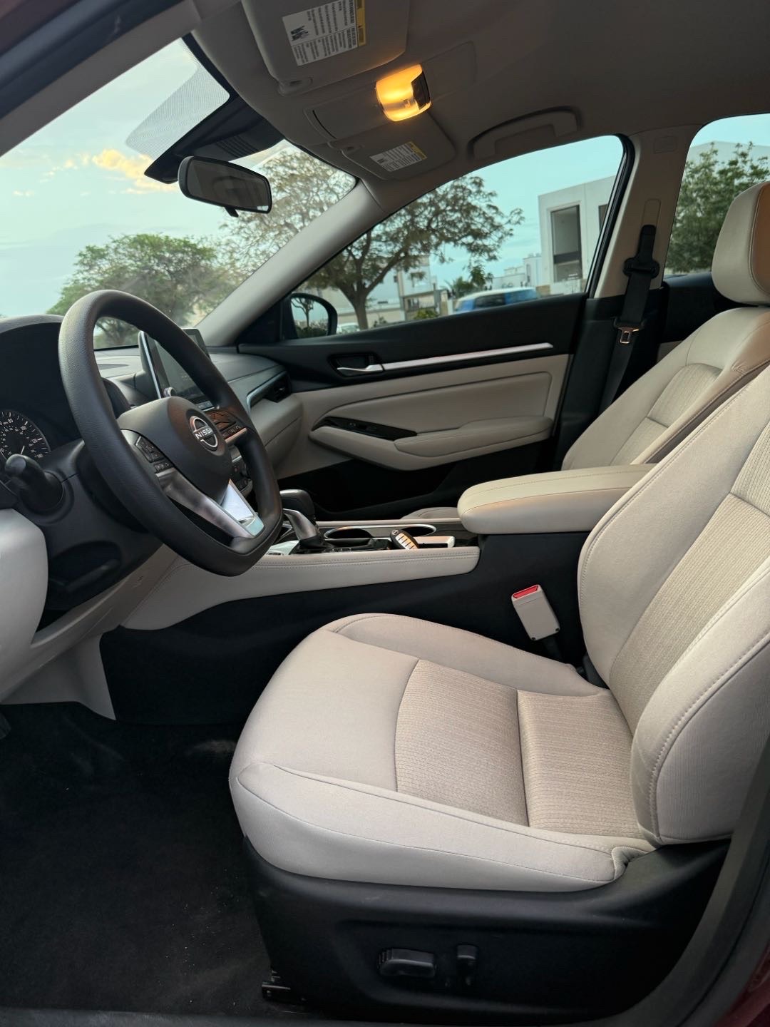 2023 Nissan Altima SV thumbnail 13