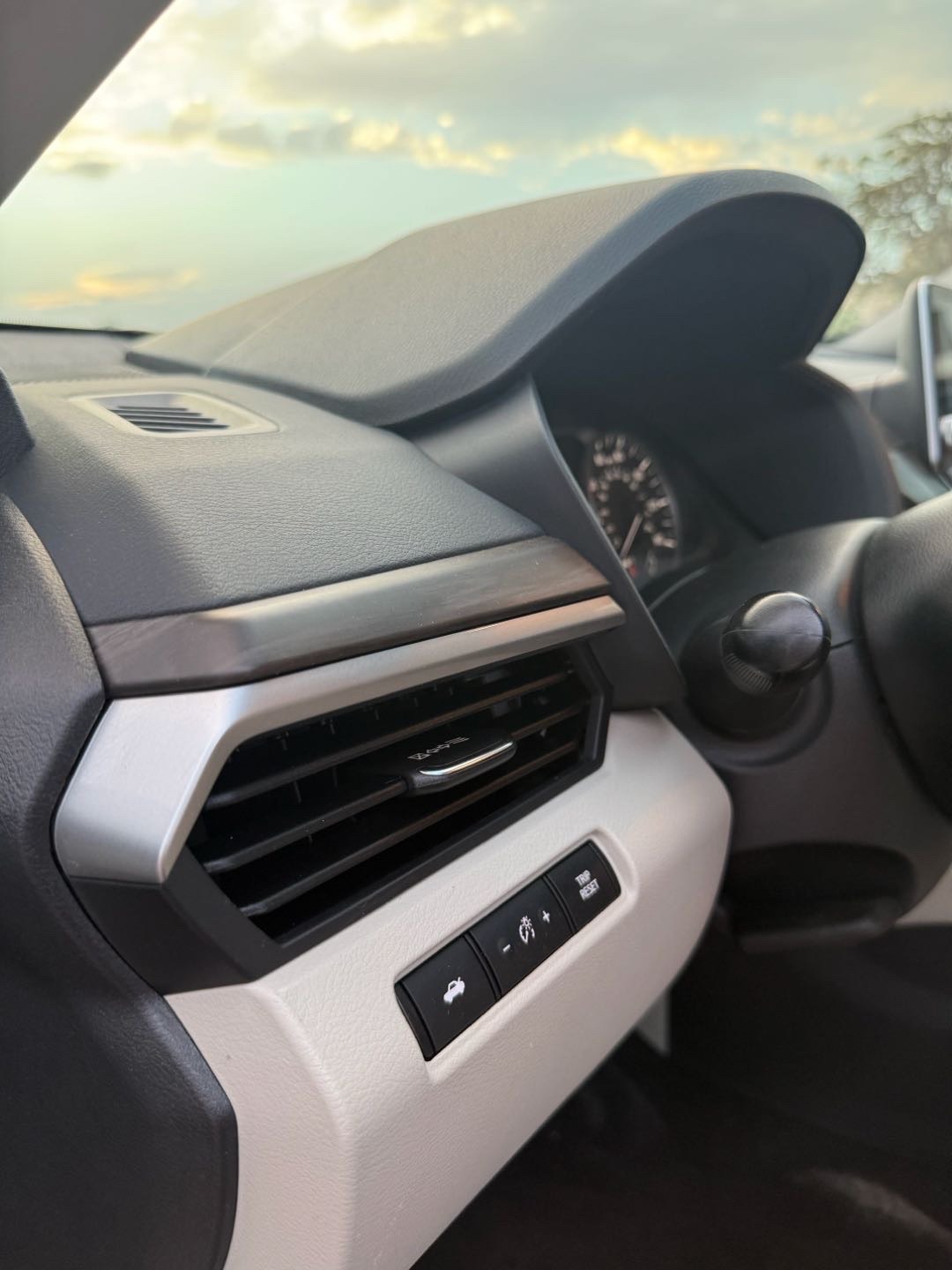 2023 Nissan Altima SV thumbnail 15