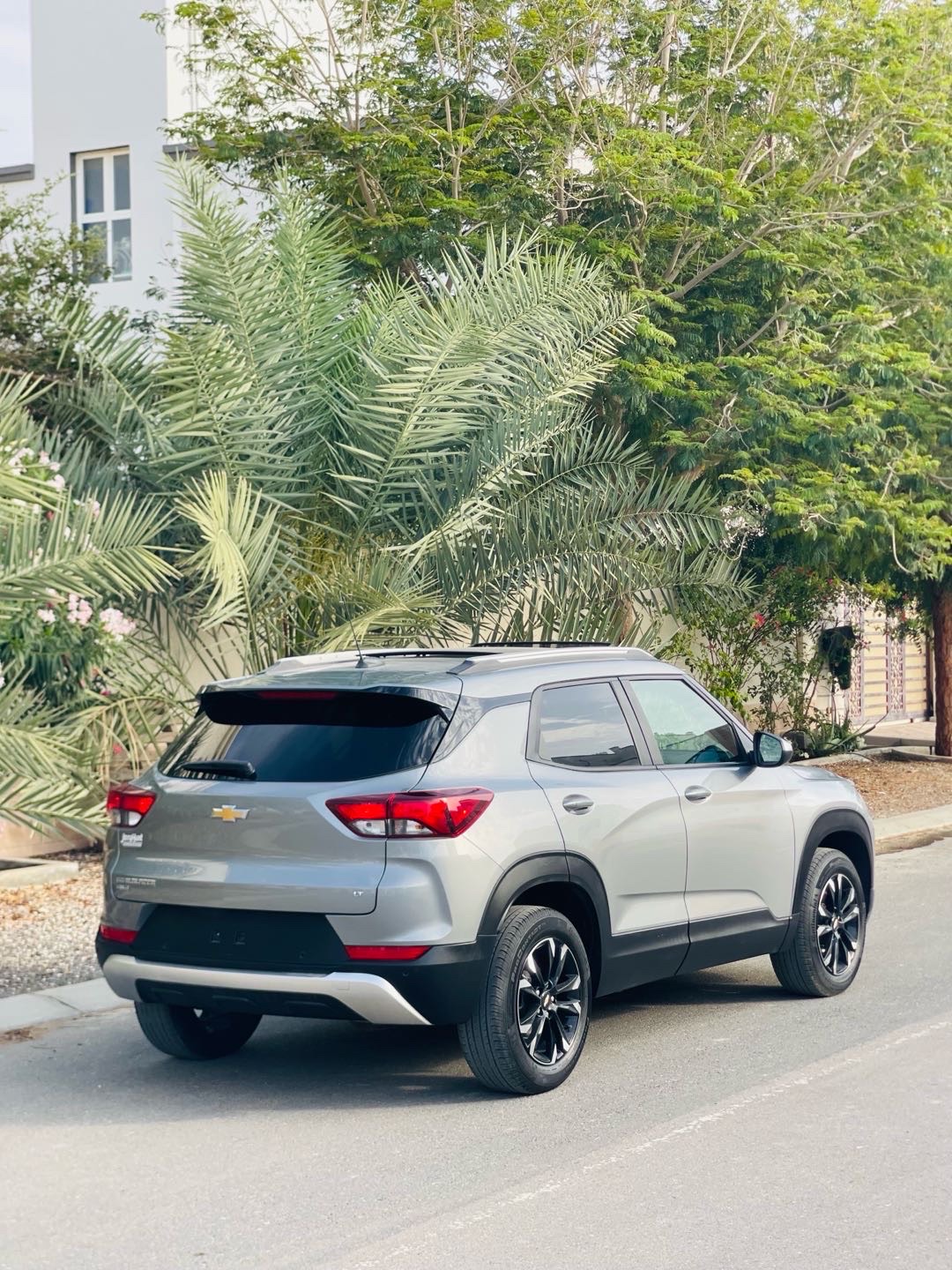 2023 Chevrolet Trax LS thumbnail 2