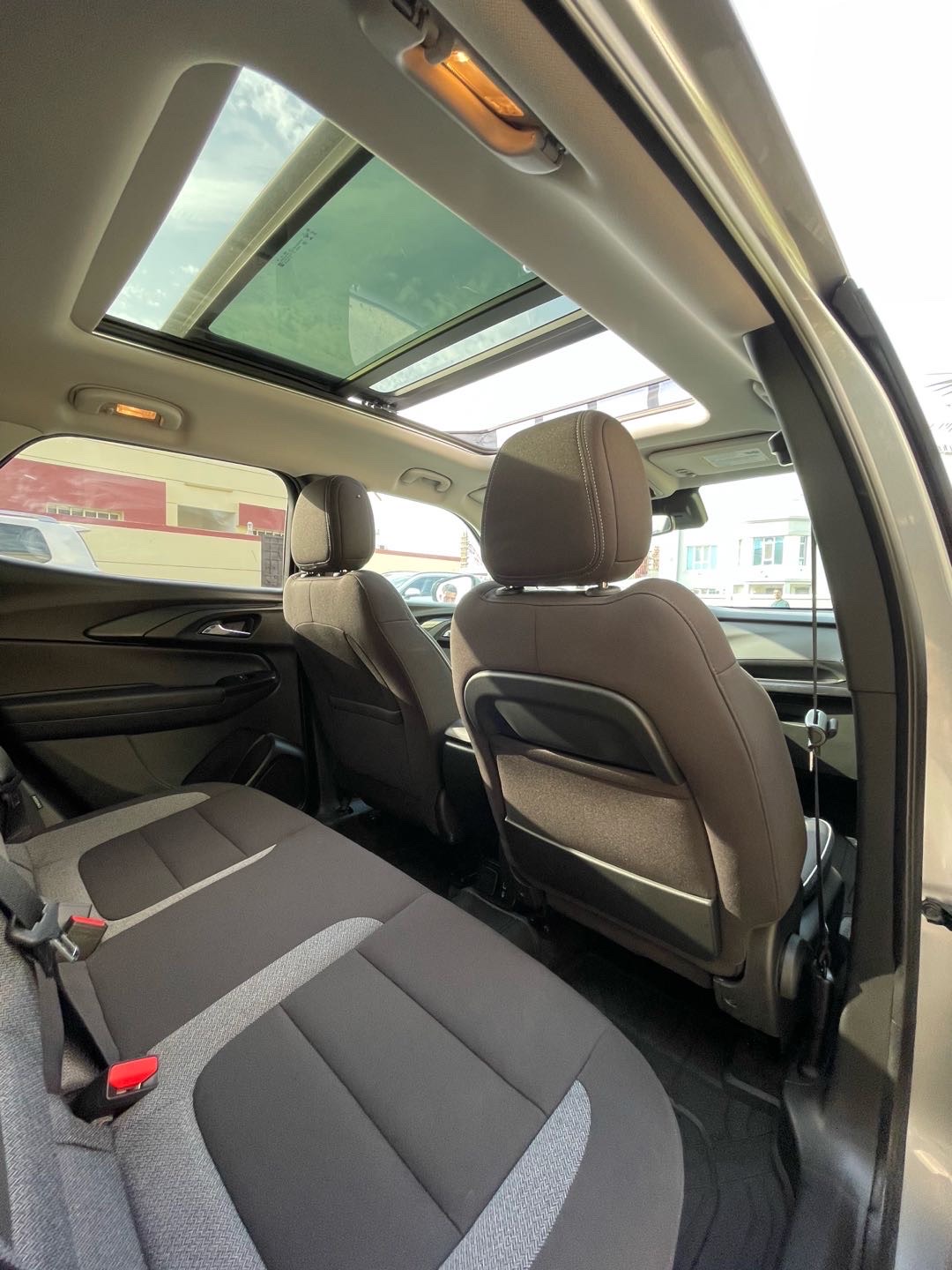 2023 Chevrolet Trax LS thumbnail 4