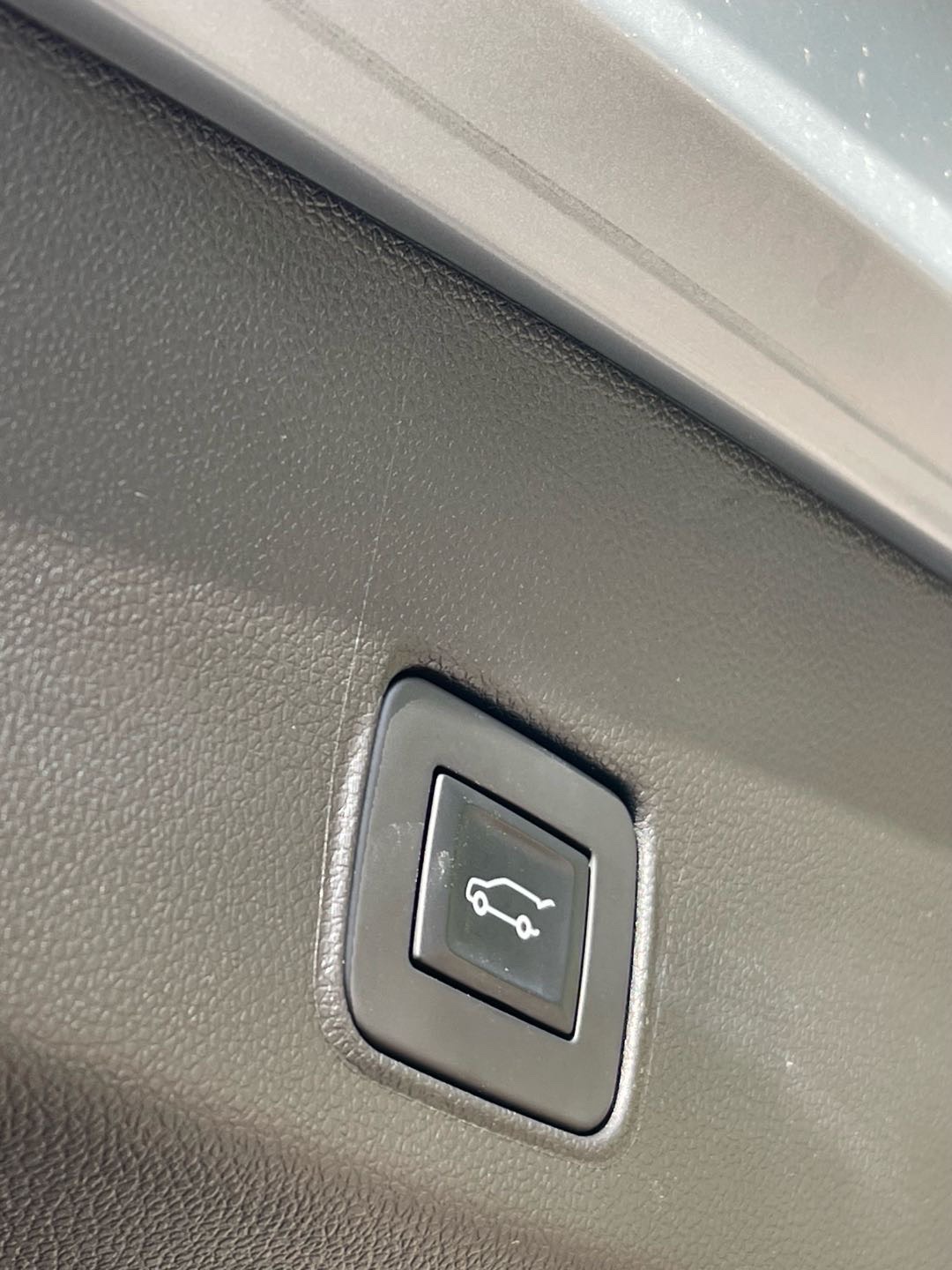 2023 Chevrolet Trax LS thumbnail 15