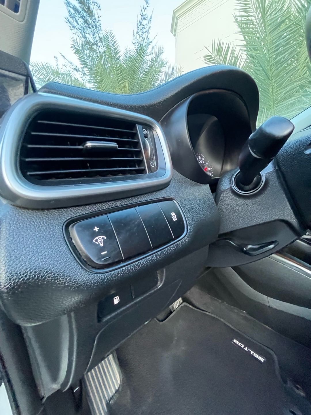 2020 Kia Sorento LX thumbnail 13