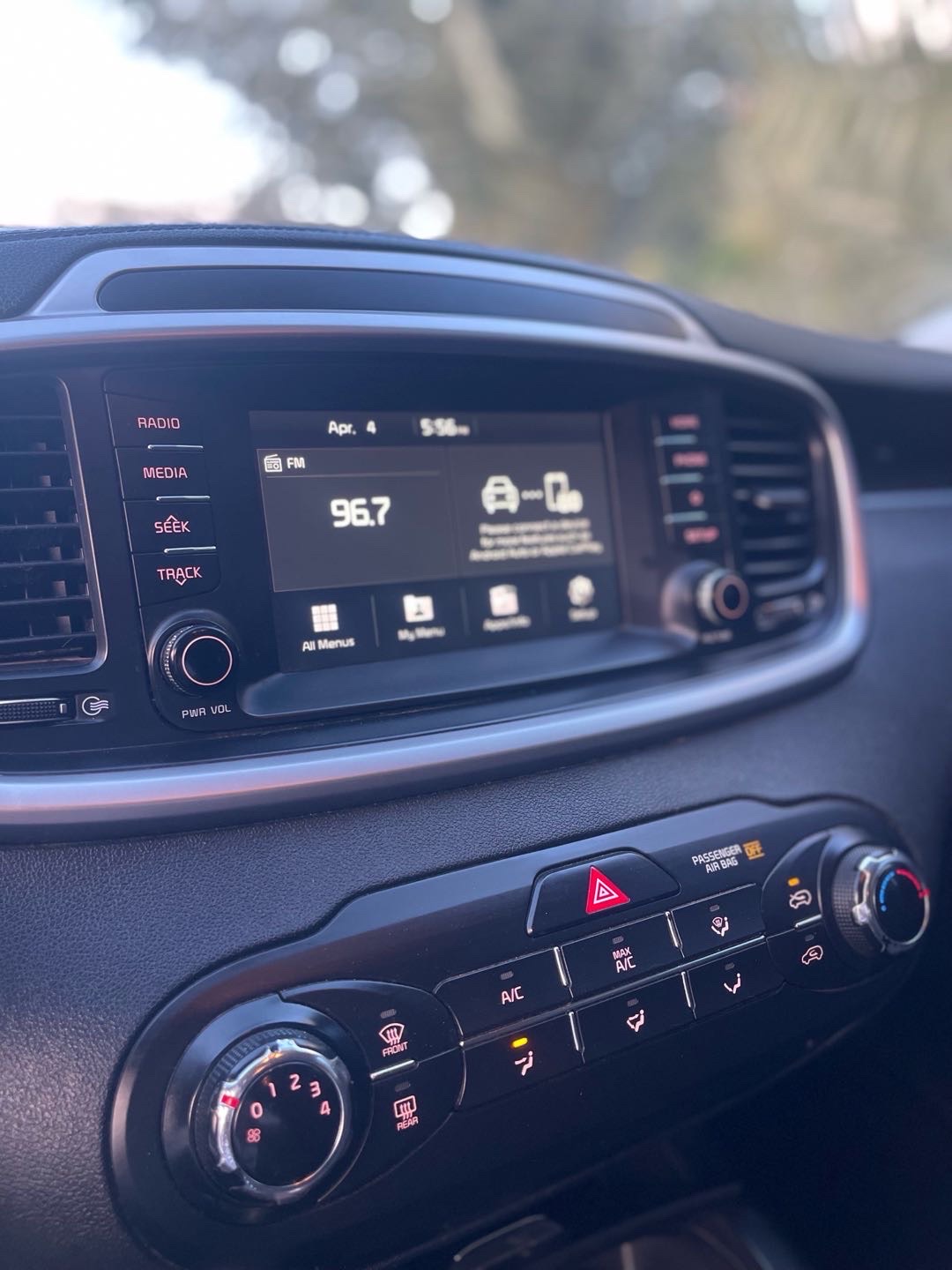 2020 Kia Sorento LX thumbnail 14