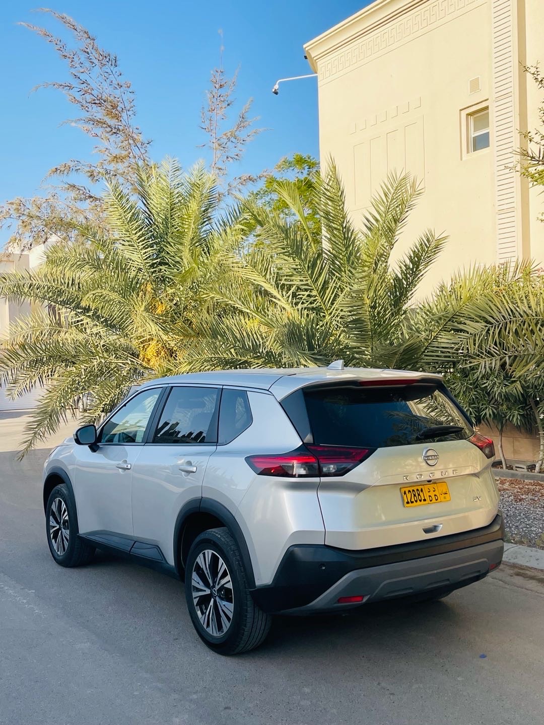 2023 Nissan Rogue SV thumbnail 3