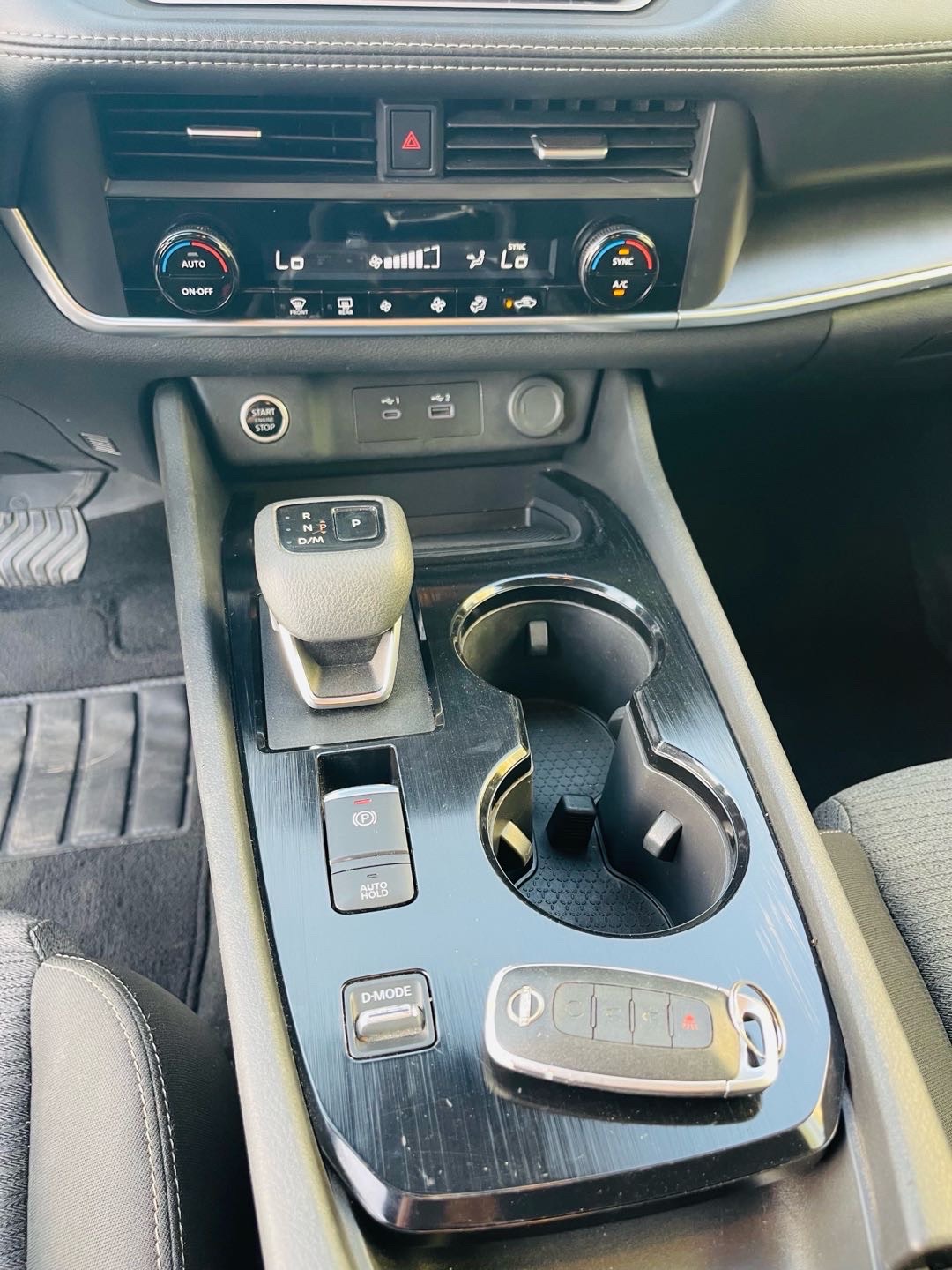 2023 Nissan Rogue SV thumbnail 11