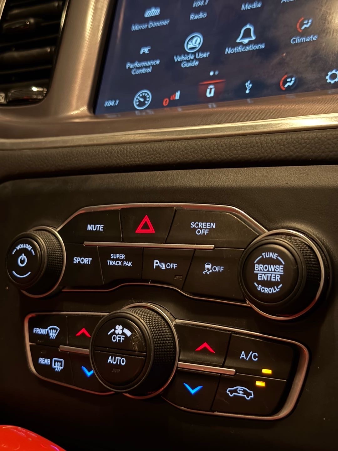 2019 Dodge Charger GT thumbnail 12
