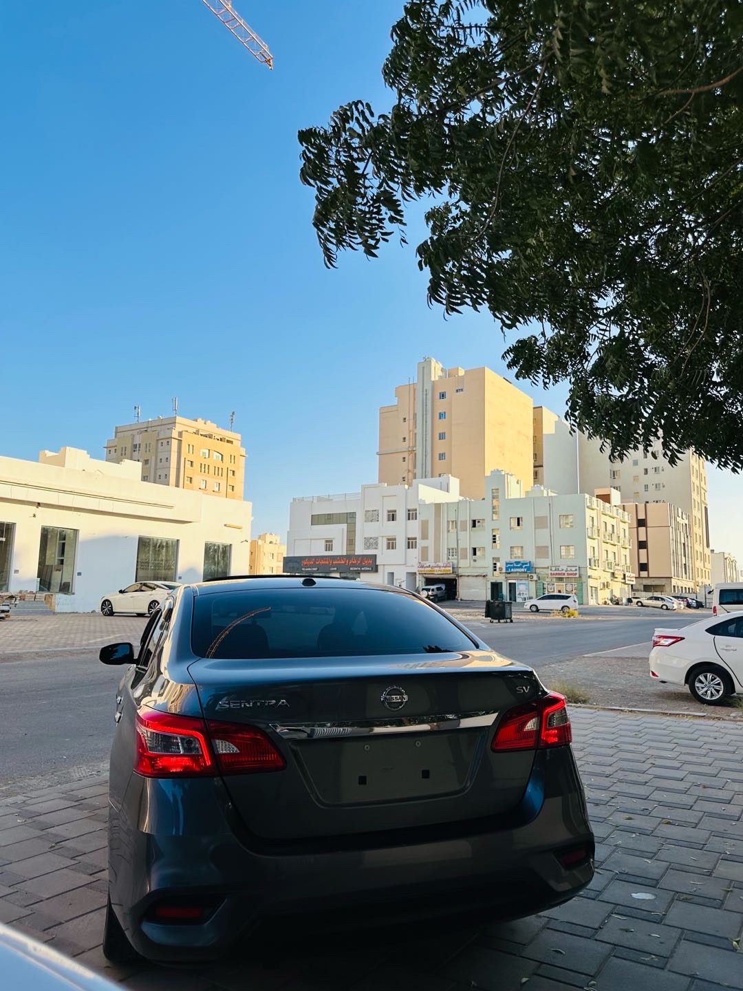 2019 Nissan Sentra SL thumbnail 4
