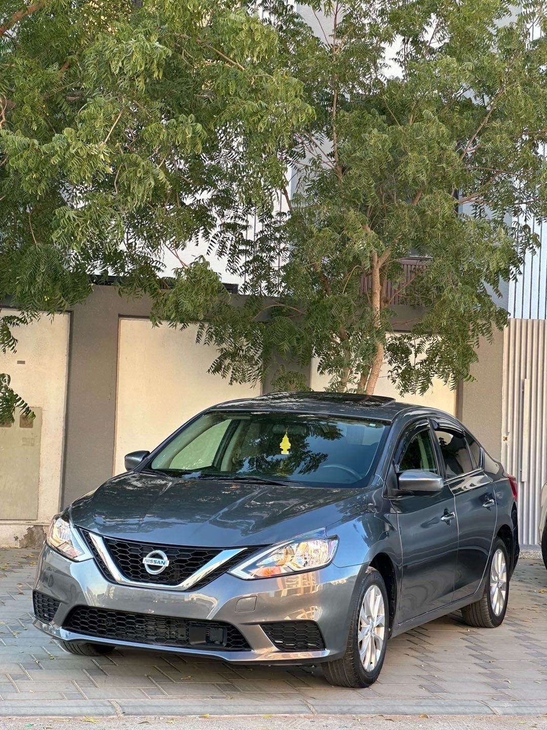 2019 Nissan Sentra SL thumbnail 7