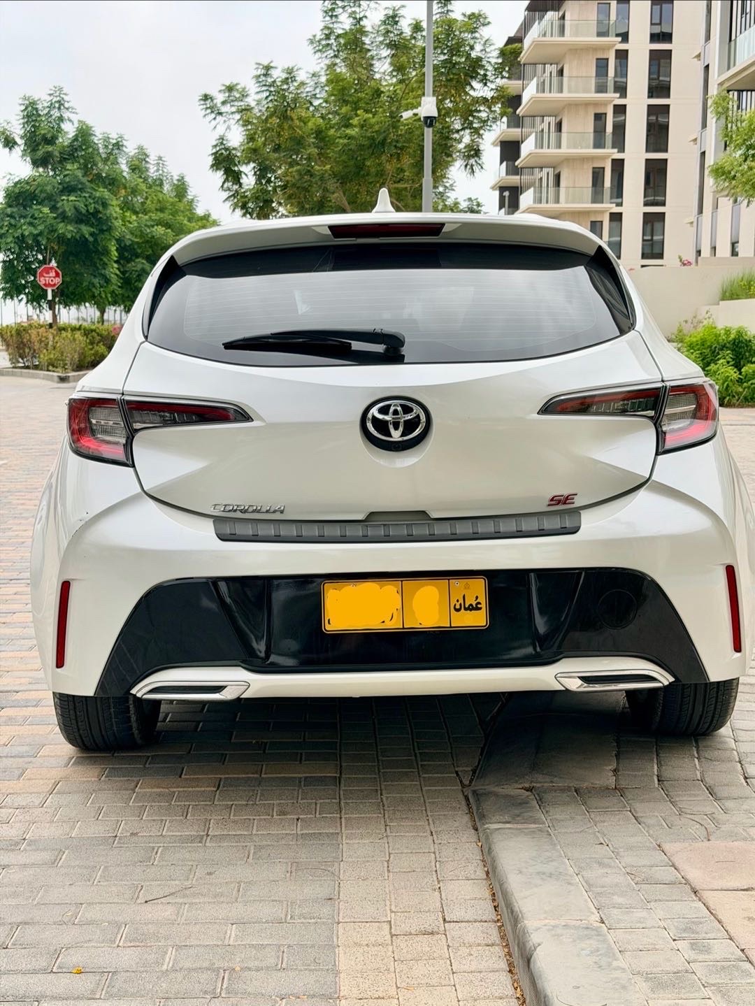 2019 Toyota Corolla SE thumbnail 2