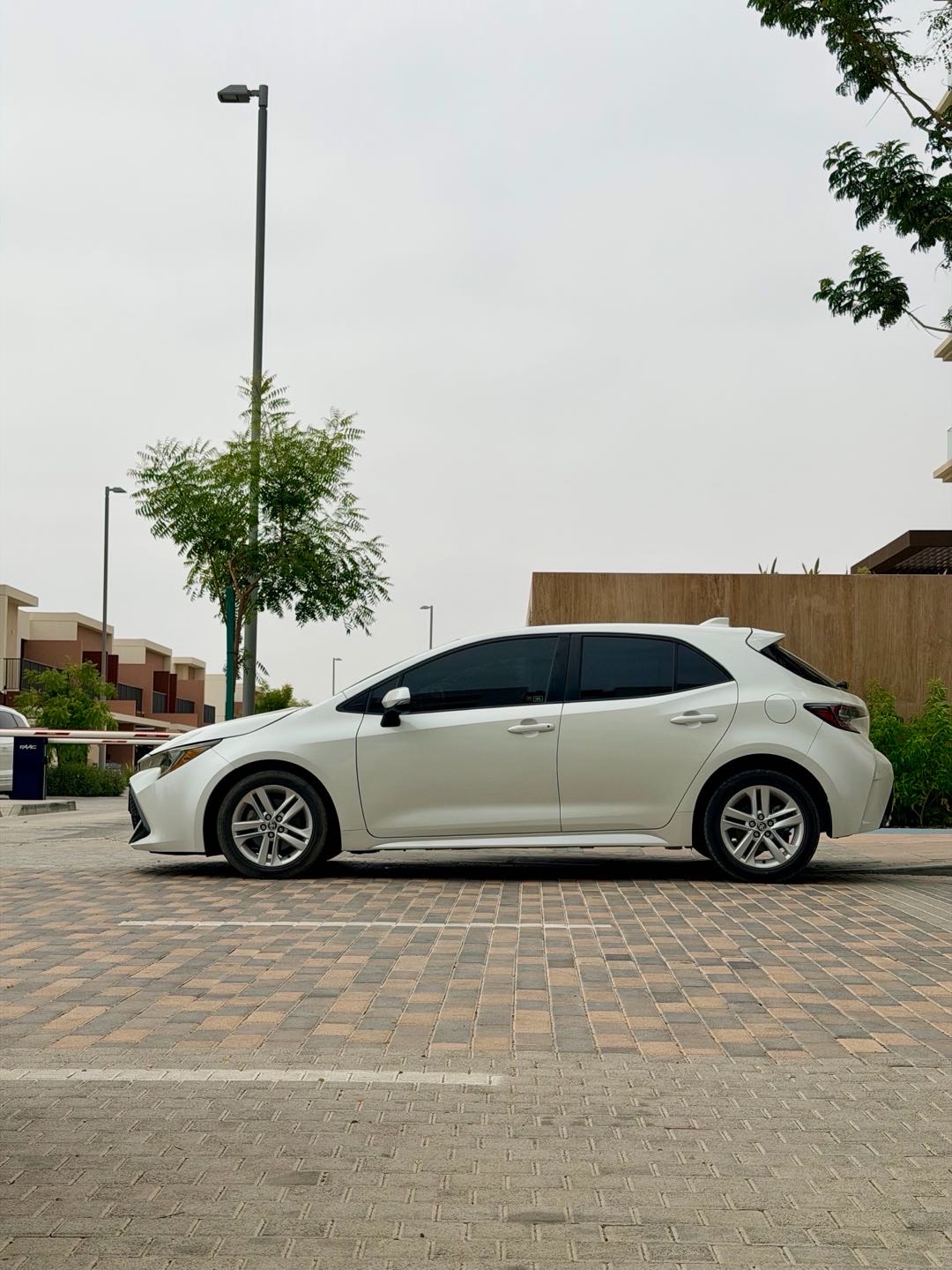 2019 Toyota Corolla SE thumbnail 8