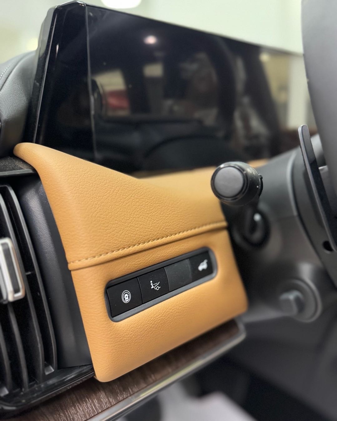 2026 Nissan Patrol Platinum thumbnail 4