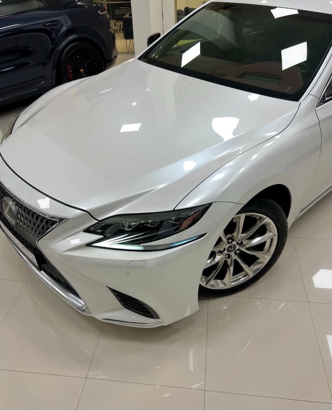 2018 Lexus Ls 500 thumbnail 3
