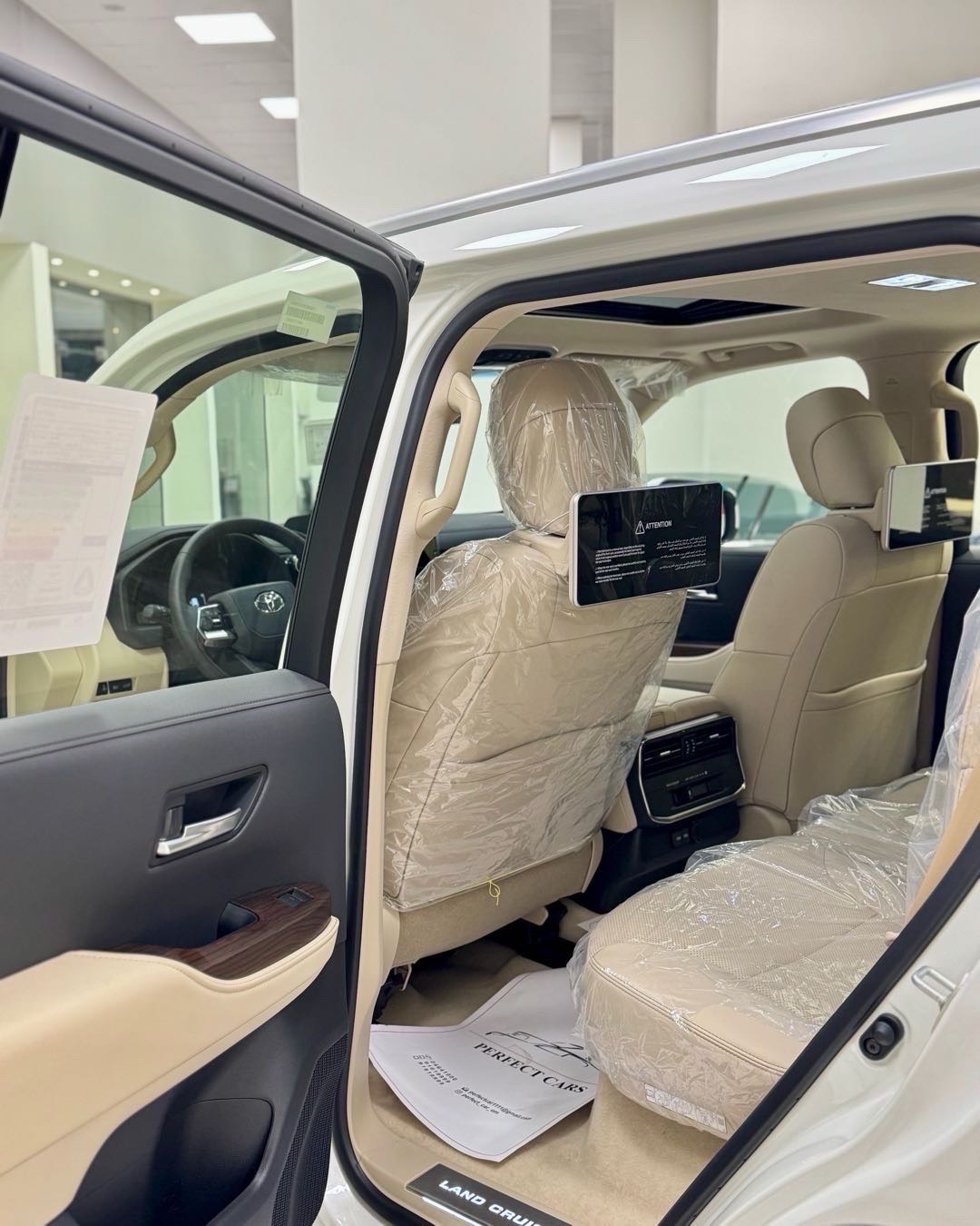 2026 Toyota Land Cruiser GXR thumbnail 7
