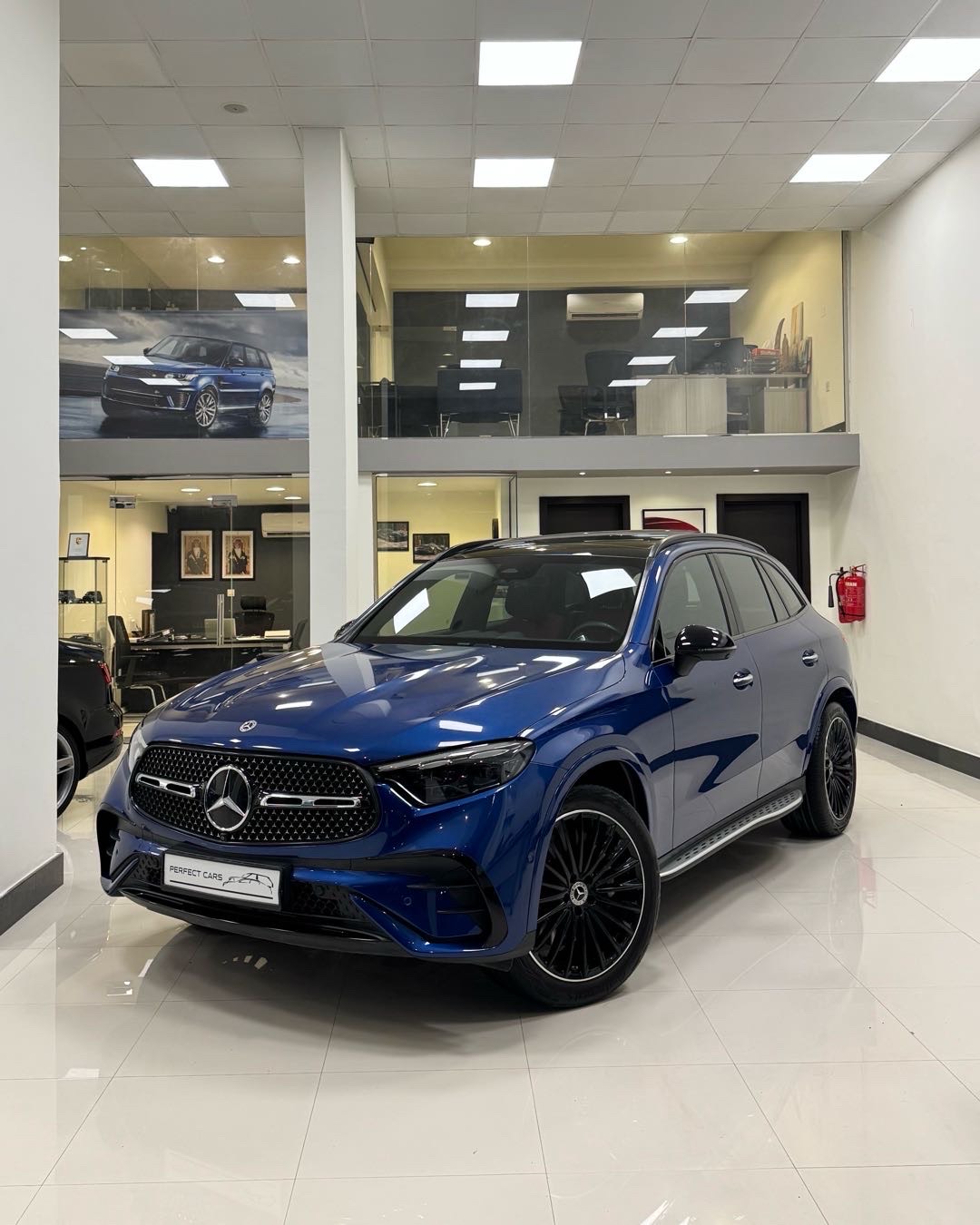 2023 Mercedes-Benz GLC GLC 200 AMG Line thumbnail 2