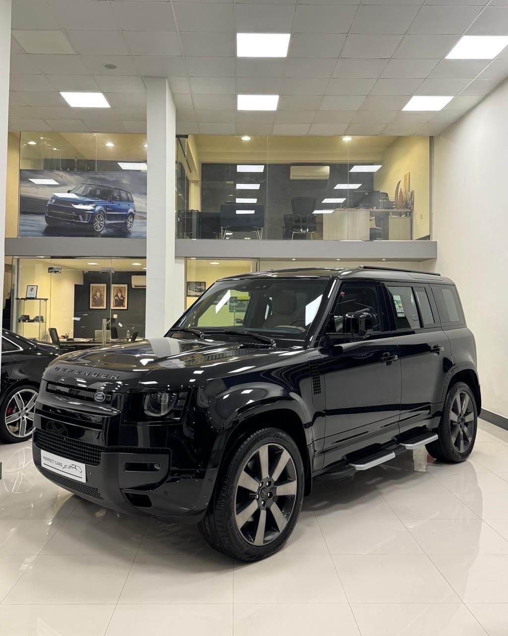 2026 Land Rover Defender 110 X thumbnail 3