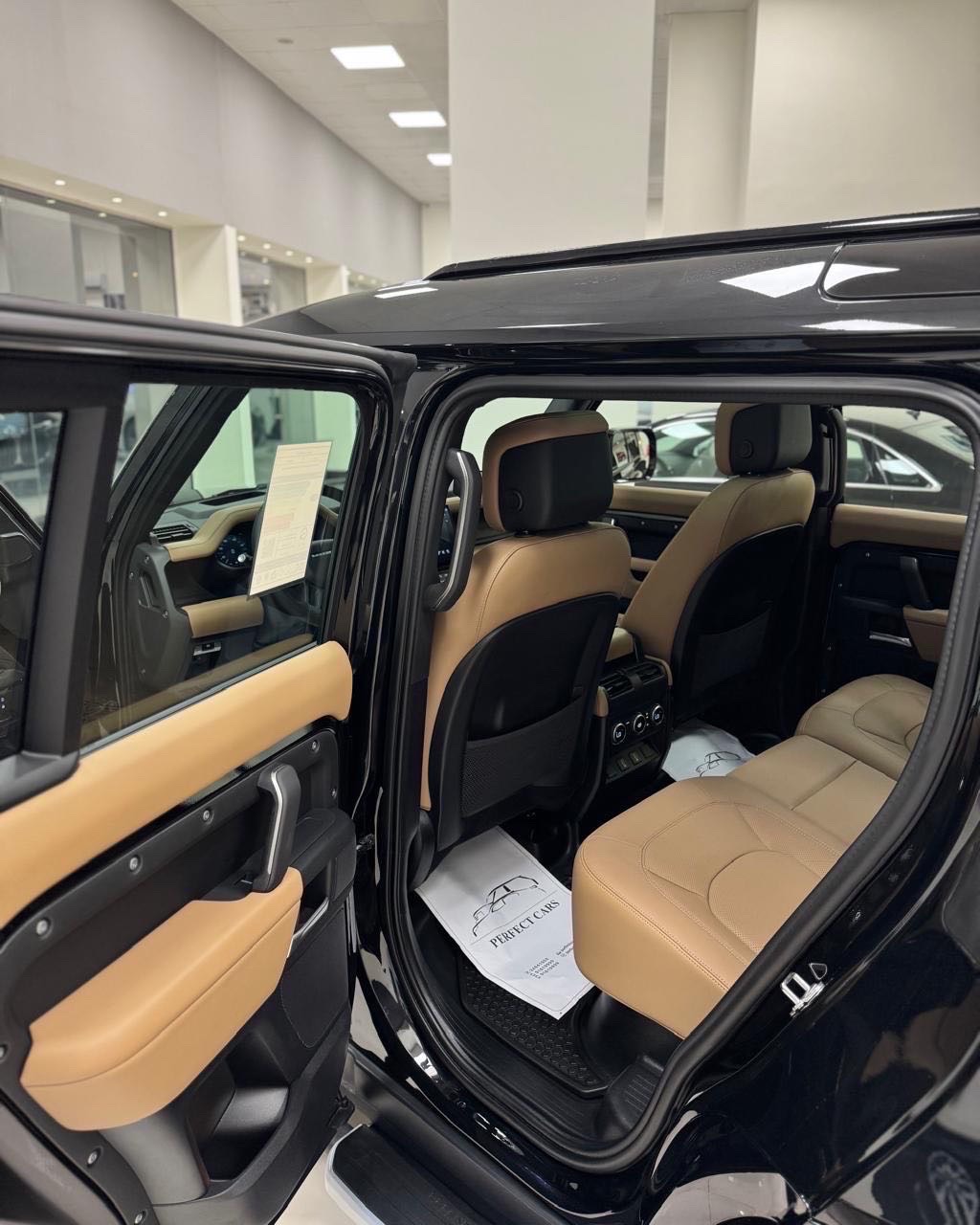 2026 Land Rover Defender 110 X thumbnail 12