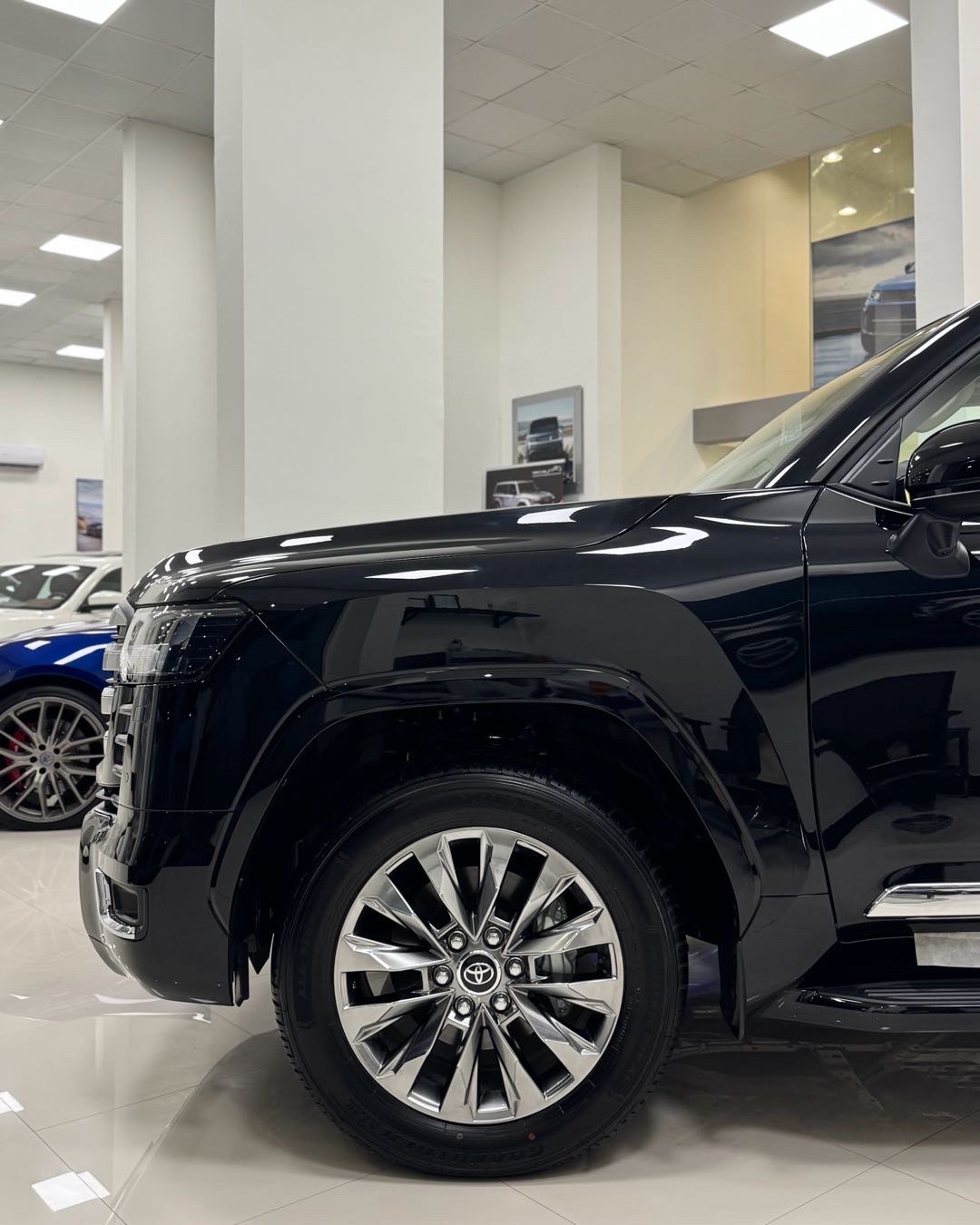 2026 Toyota Land Cruiser GXR thumbnail 4