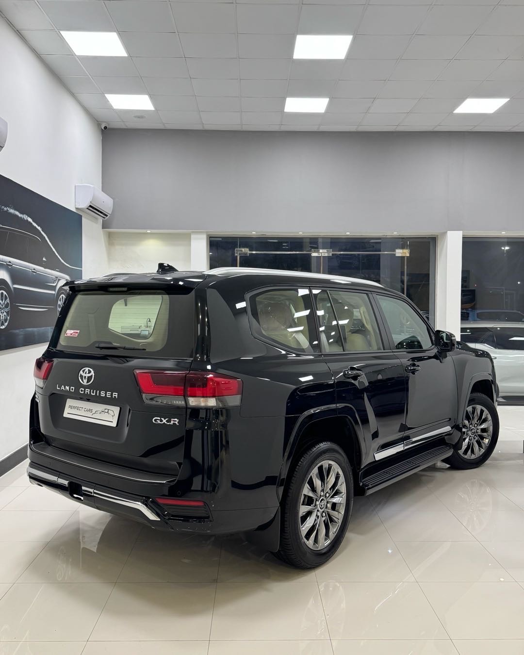 2026 Toyota Land Cruiser GXR thumbnail 8