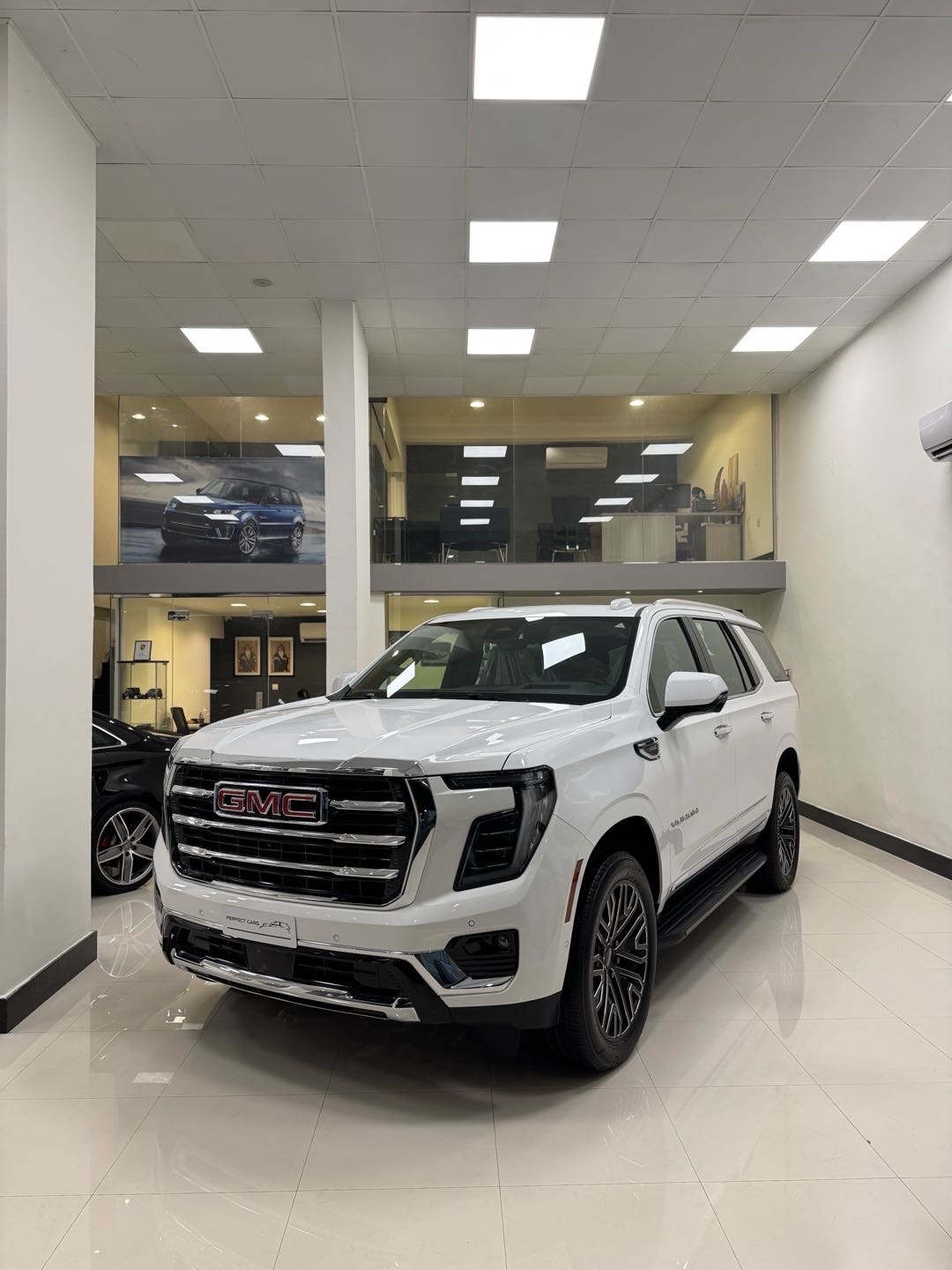 2025 GMC Yukon SLT