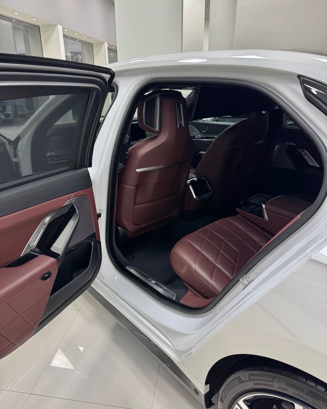 2024 BMW 7 Series SLT thumbnail 11