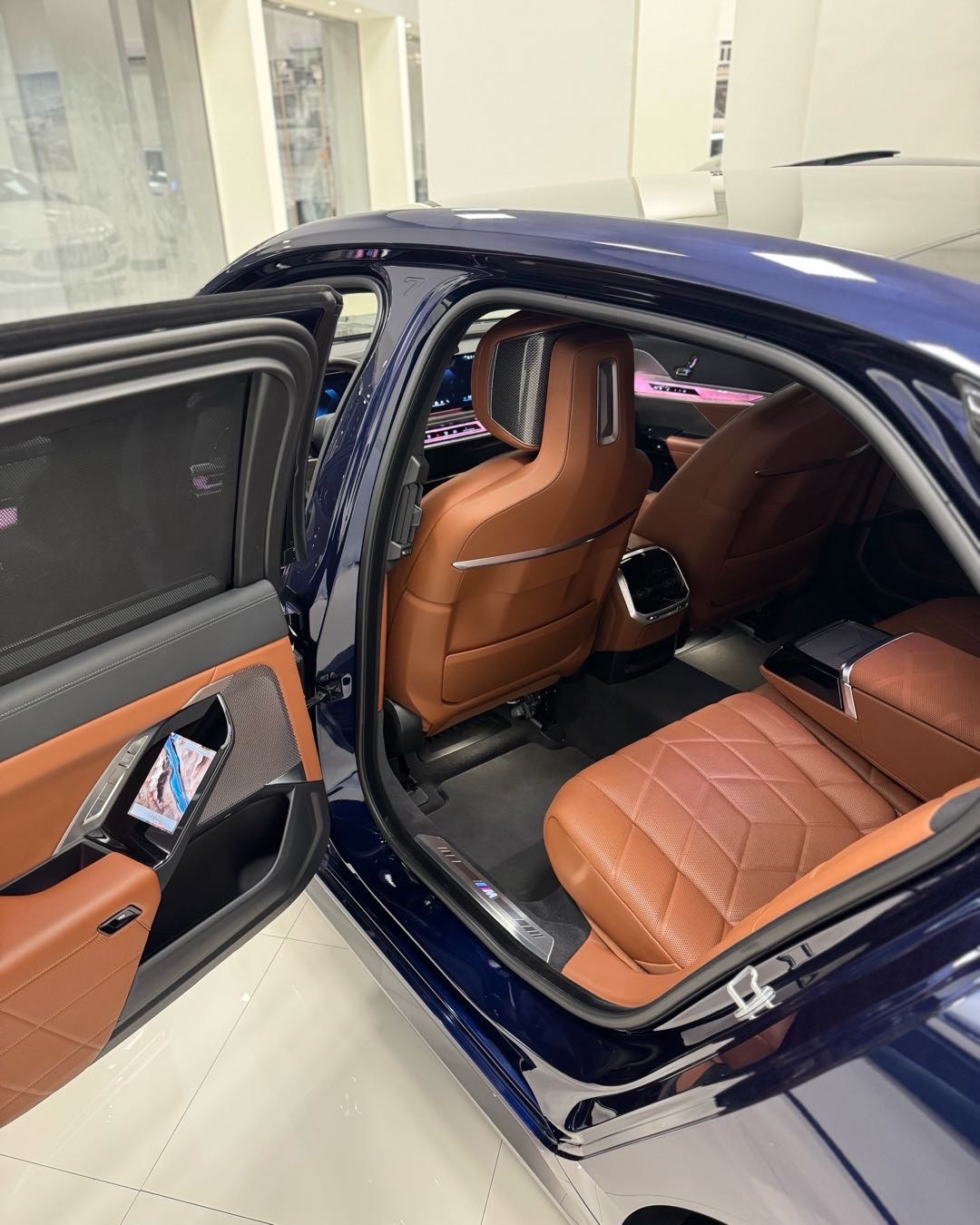 2023 BMW 7 Series SLT thumbnail 11
