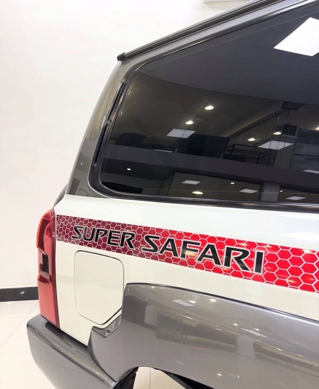 2022 Nissan Safari Super Safari thumbnail 6