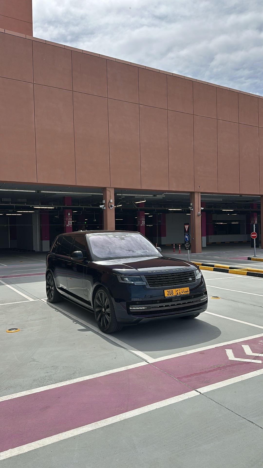 2023 Land Rover Range Rover Vogue thumbnail 6
