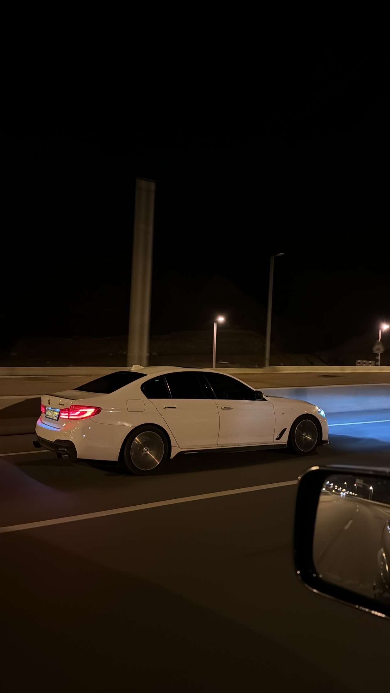 2019 BMW 5 Series Vogue thumbnail 3