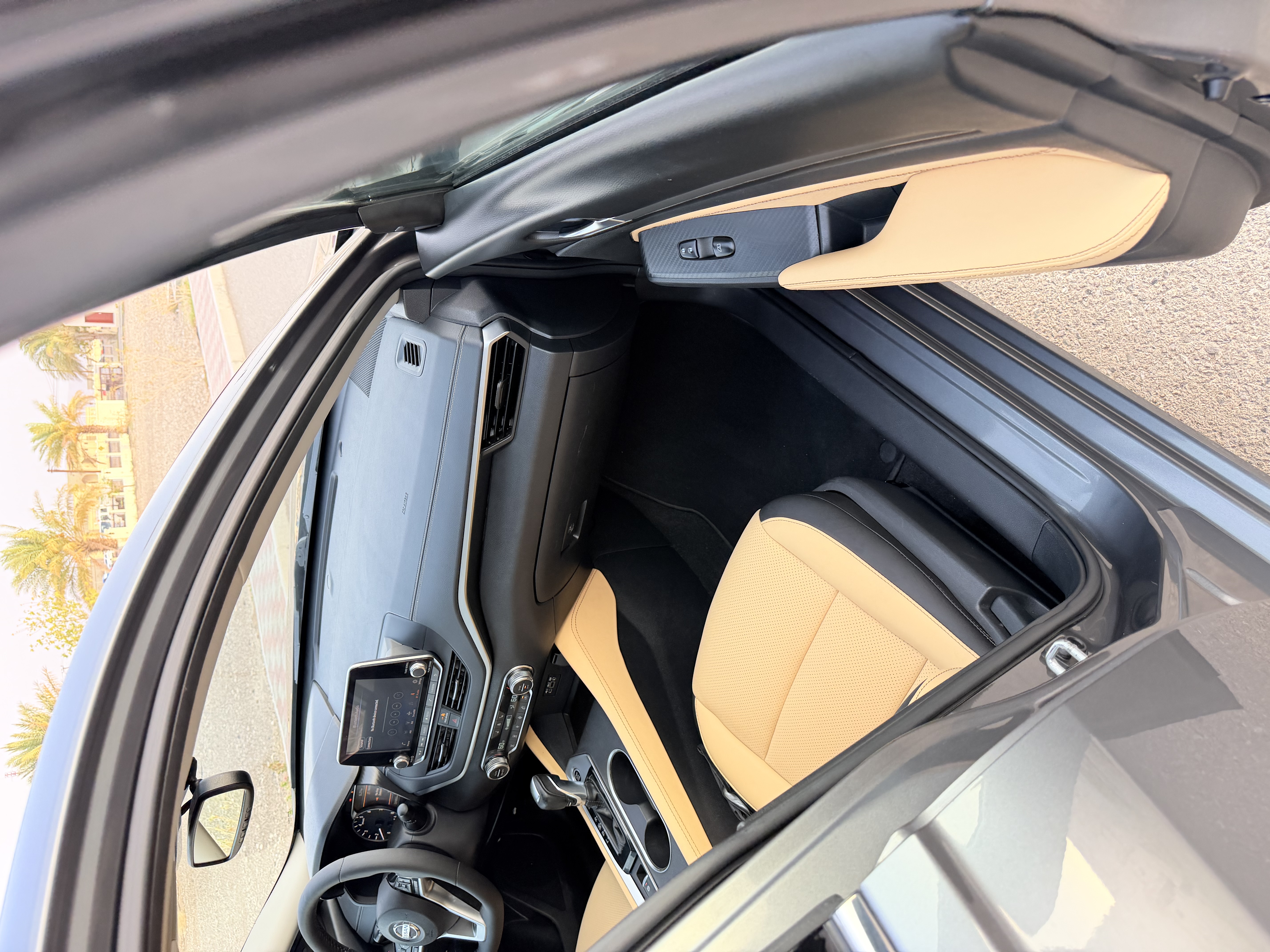 2019 Nissan Altima SV thumbnail 6