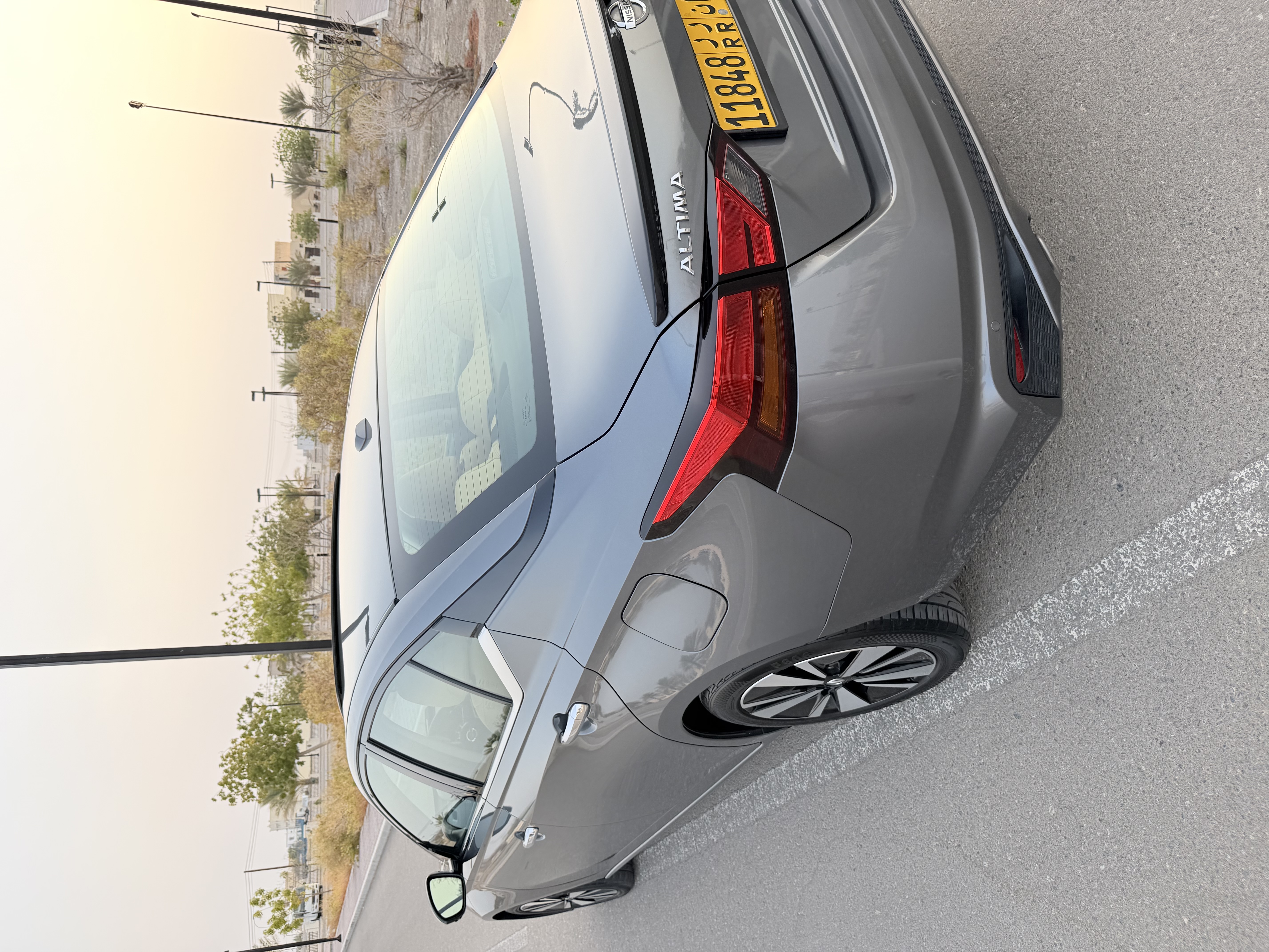 2019 Nissan Altima SV thumbnail 15