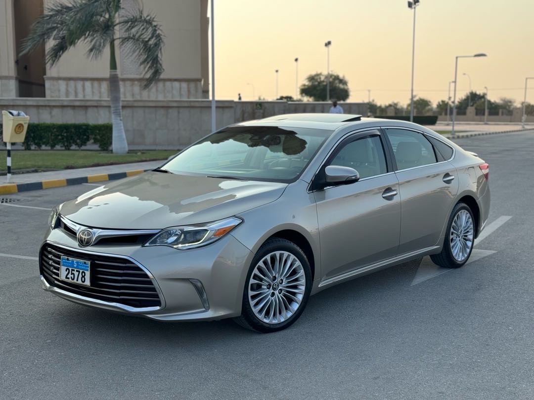 2017 Toyota Avalon Limited thumbnail 5