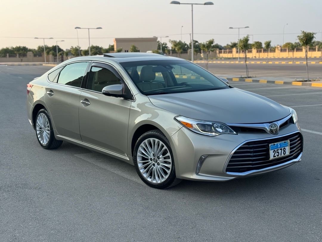 2017 Toyota Avalon Limited thumbnail 6