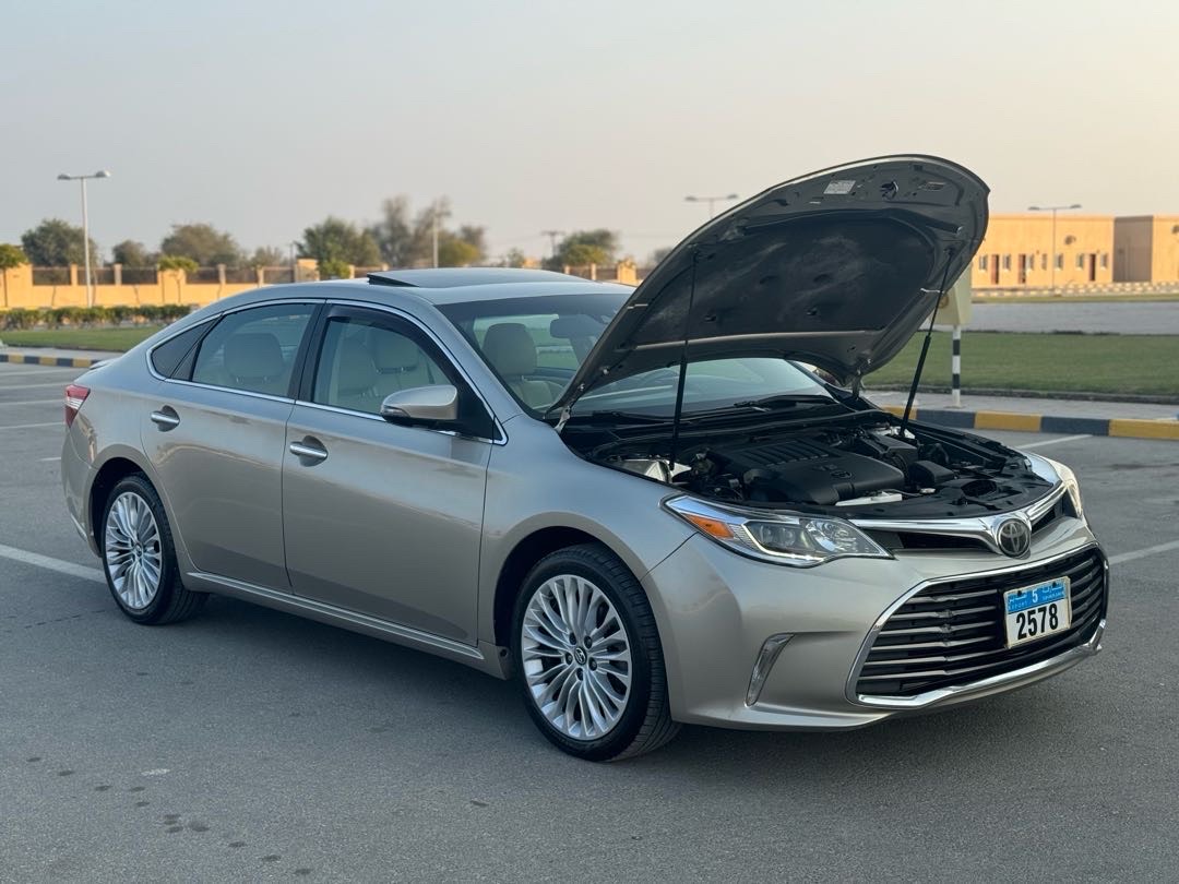 2017 Toyota Avalon Limited thumbnail 7