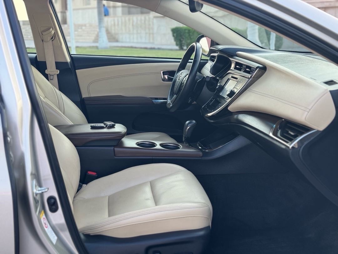 2017 Toyota Avalon Limited thumbnail 11