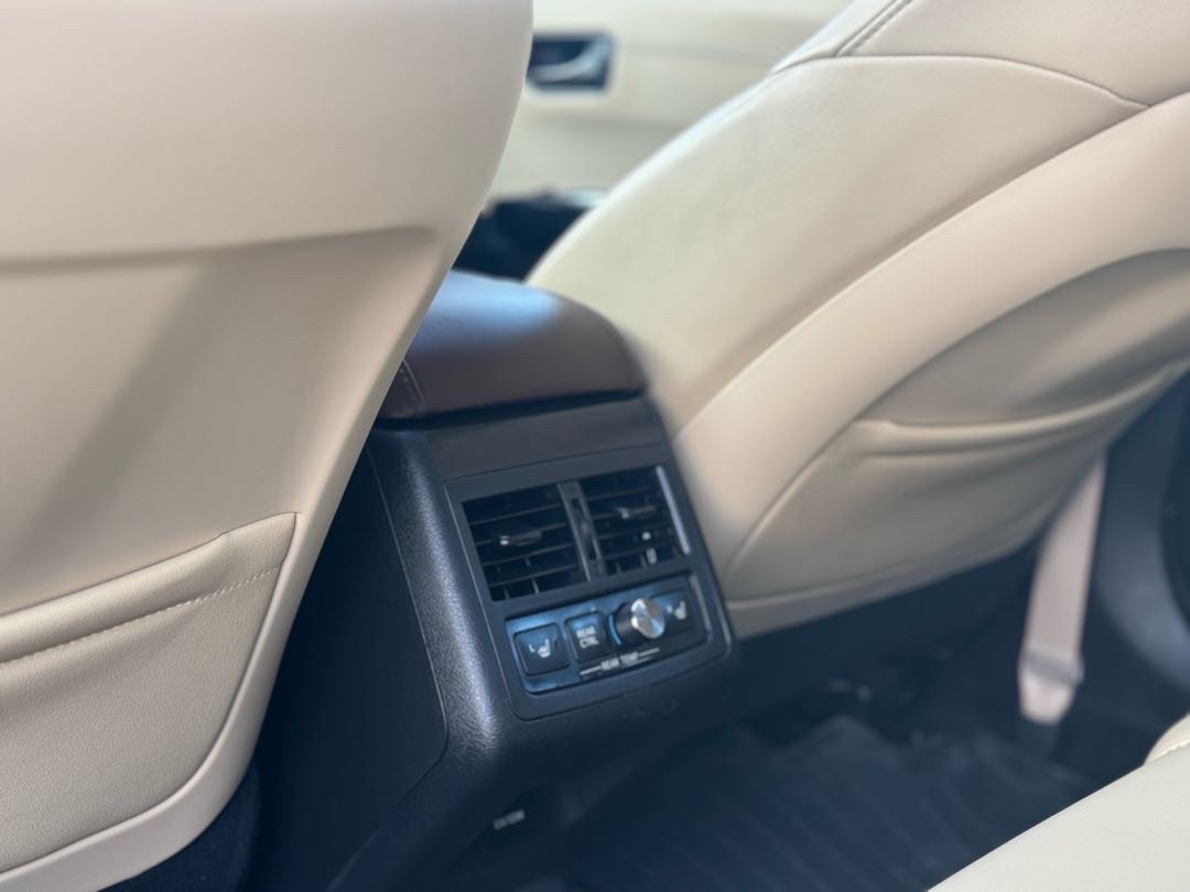 2017 Toyota Avalon Limited thumbnail 17
