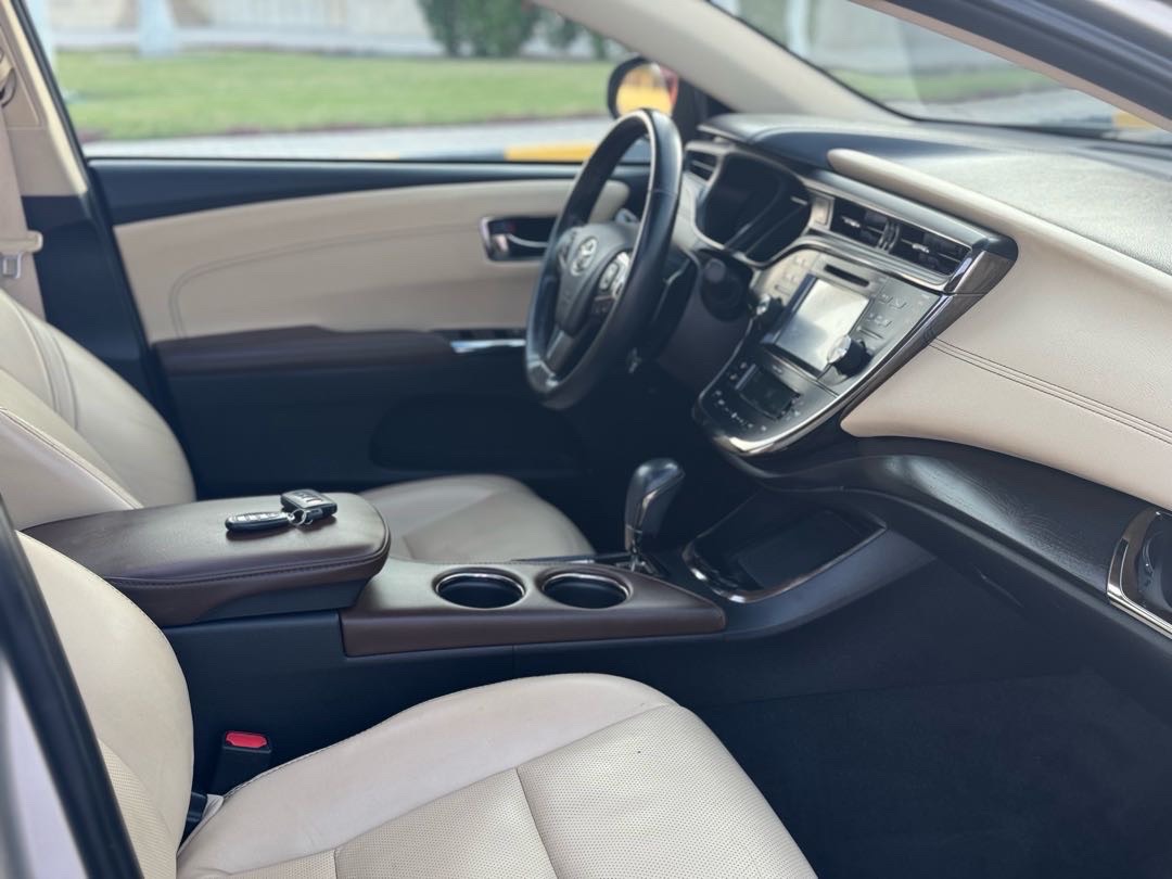 2017 Toyota Avalon Limited thumbnail 22