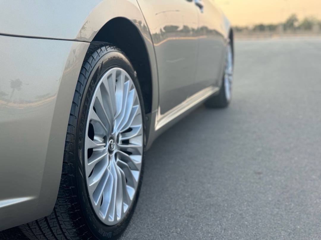 2017 Toyota Avalon Limited thumbnail 24