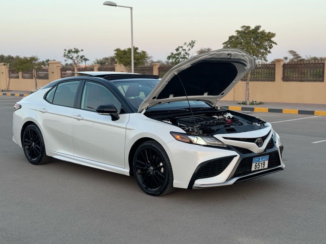 2023 Toyota Camry XSE thumbnail 2
