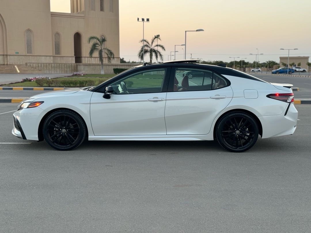 2023 Toyota Camry XSE thumbnail 16