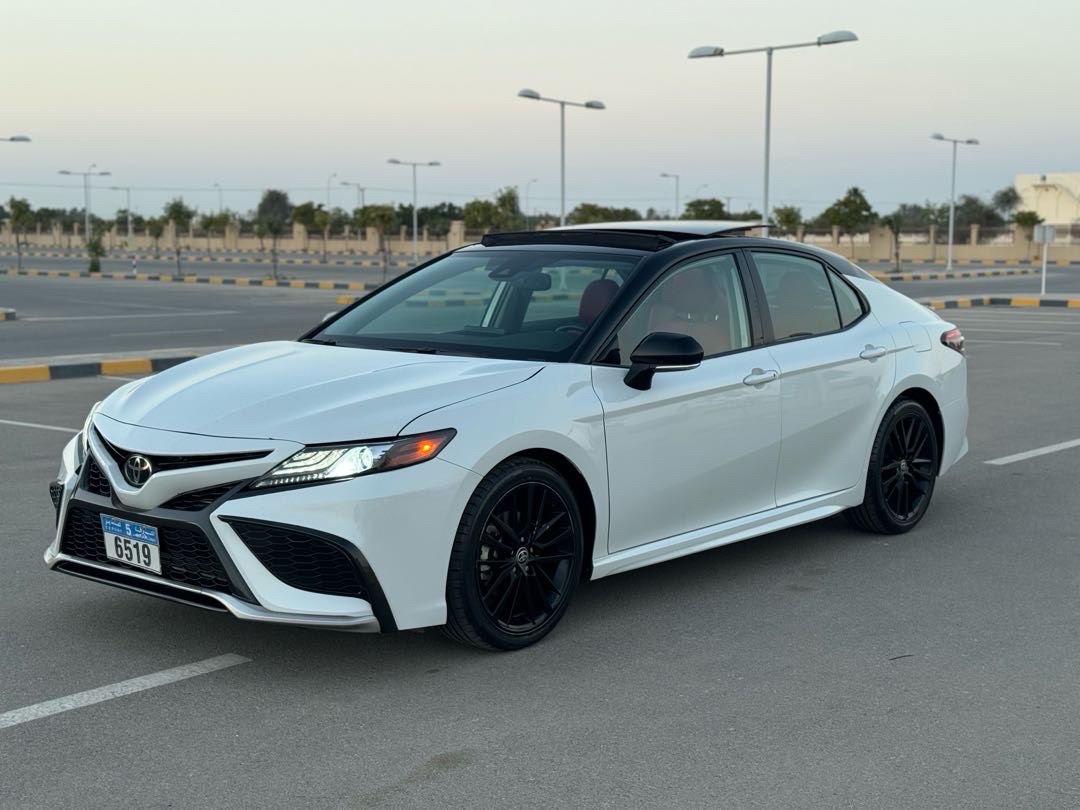 2023 Toyota Camry XSE thumbnail 17