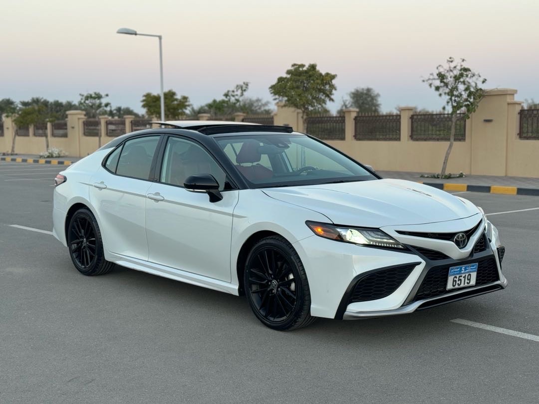 2023 Toyota Camry XSE thumbnail 18