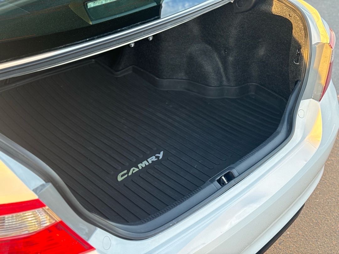 2017 Toyota Camry SE thumbnail 19