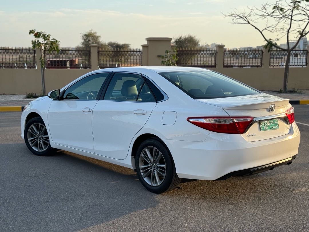 2017 Toyota Camry SE thumbnail 20