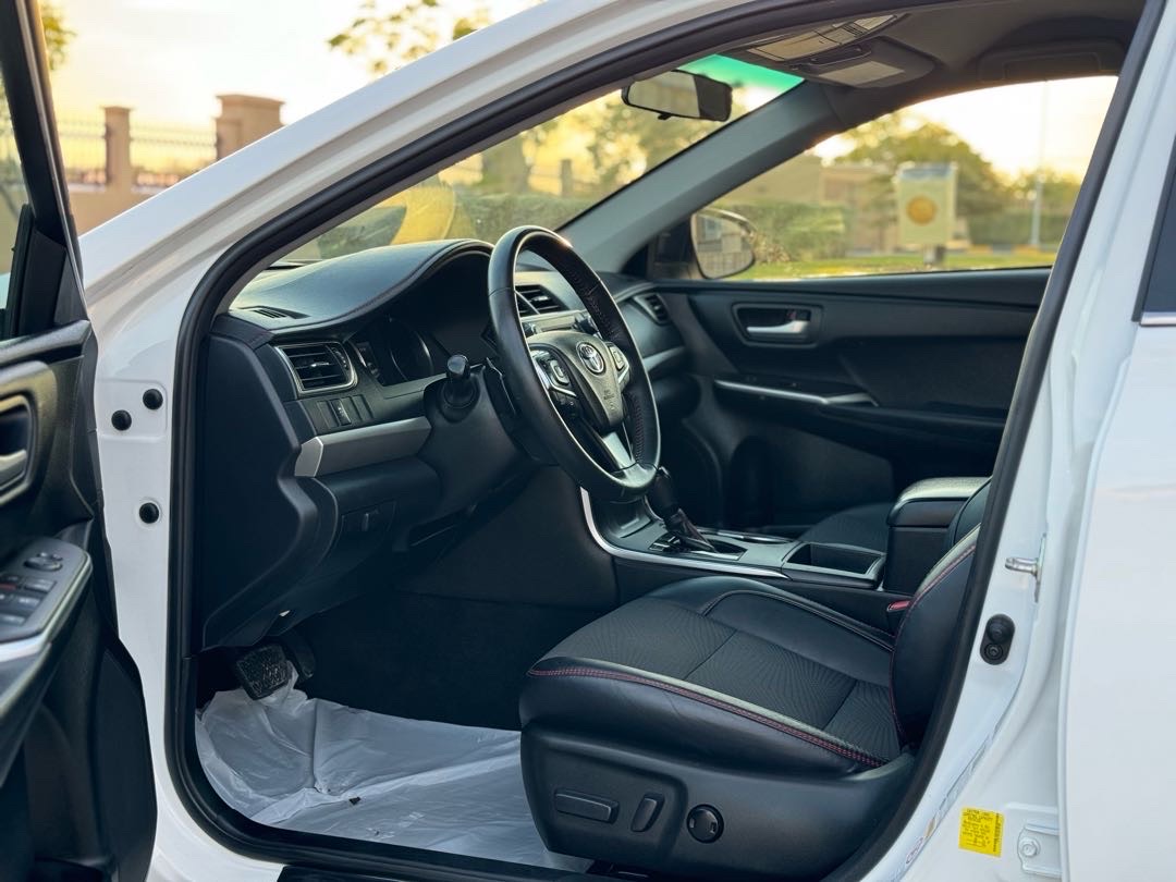 2017 Toyota Camry SE thumbnail 22
