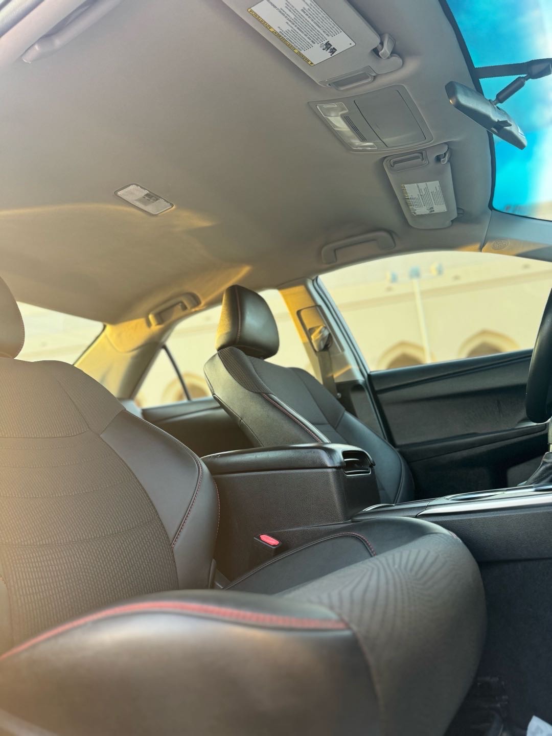 2017 Toyota Camry SE thumbnail 24